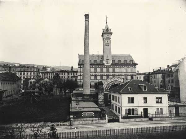 1905: Das erste Maschinenlaboratorium der ETH Zrich mit Hochkamin. Damals hatten gewisse ETH-Geb?ude Turmaufbauten. (Bild: ETH-Bibliothek Zrich)
