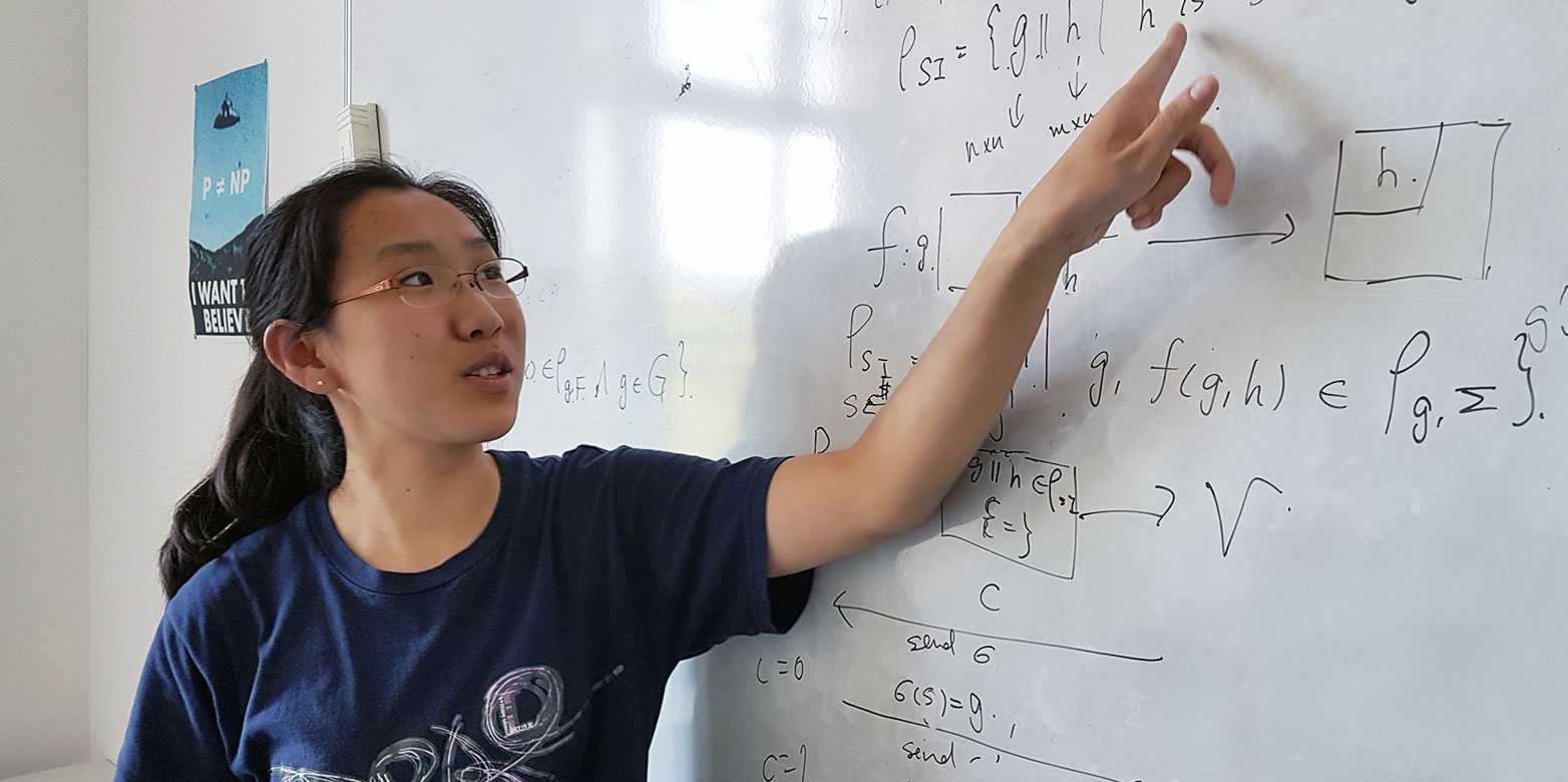 Informatik sei viel mehr als nur Programmieren, findet Siqi Liu, Studentin der Universität von Kalifornien in Berkeley. (Bild: Florian Meyer / ETH Zürich)