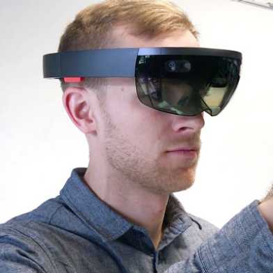 Student mit HoloLens