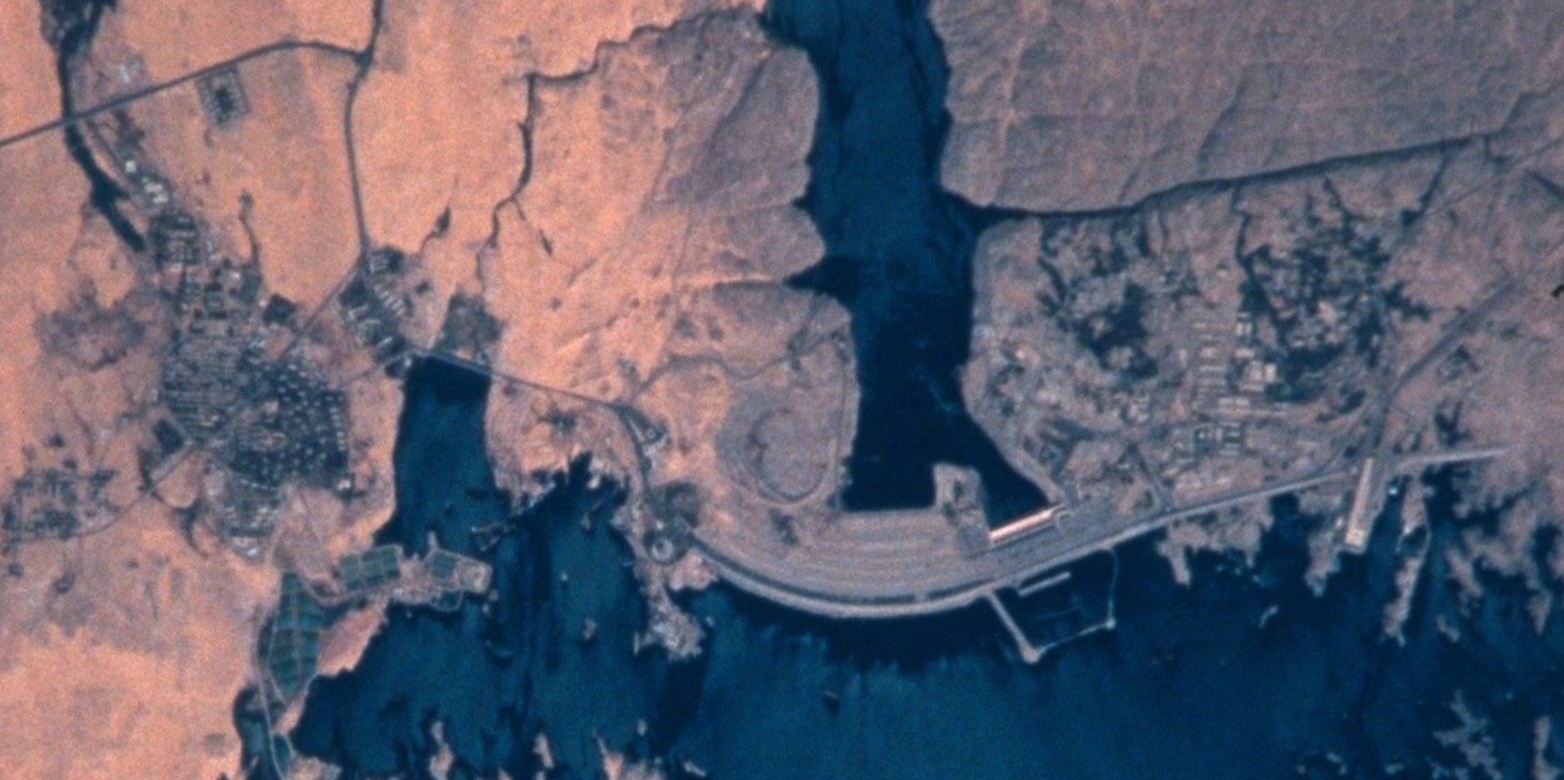 Satellitenaufnahme des Hochdamms von Assuan, Ägypten