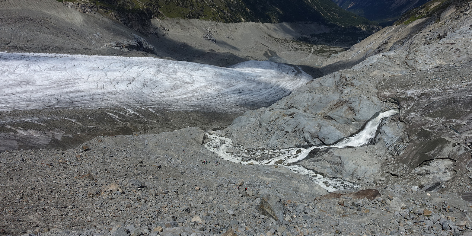 Vergr?sserte Ansicht: Augenfälliger Gletscherschwund im Engadin, August 2018: Die Verbindung zwischen Morteratsch- und Pers-Gletscher ist abgeschmolzen. (Bild: Peter Rüegg)