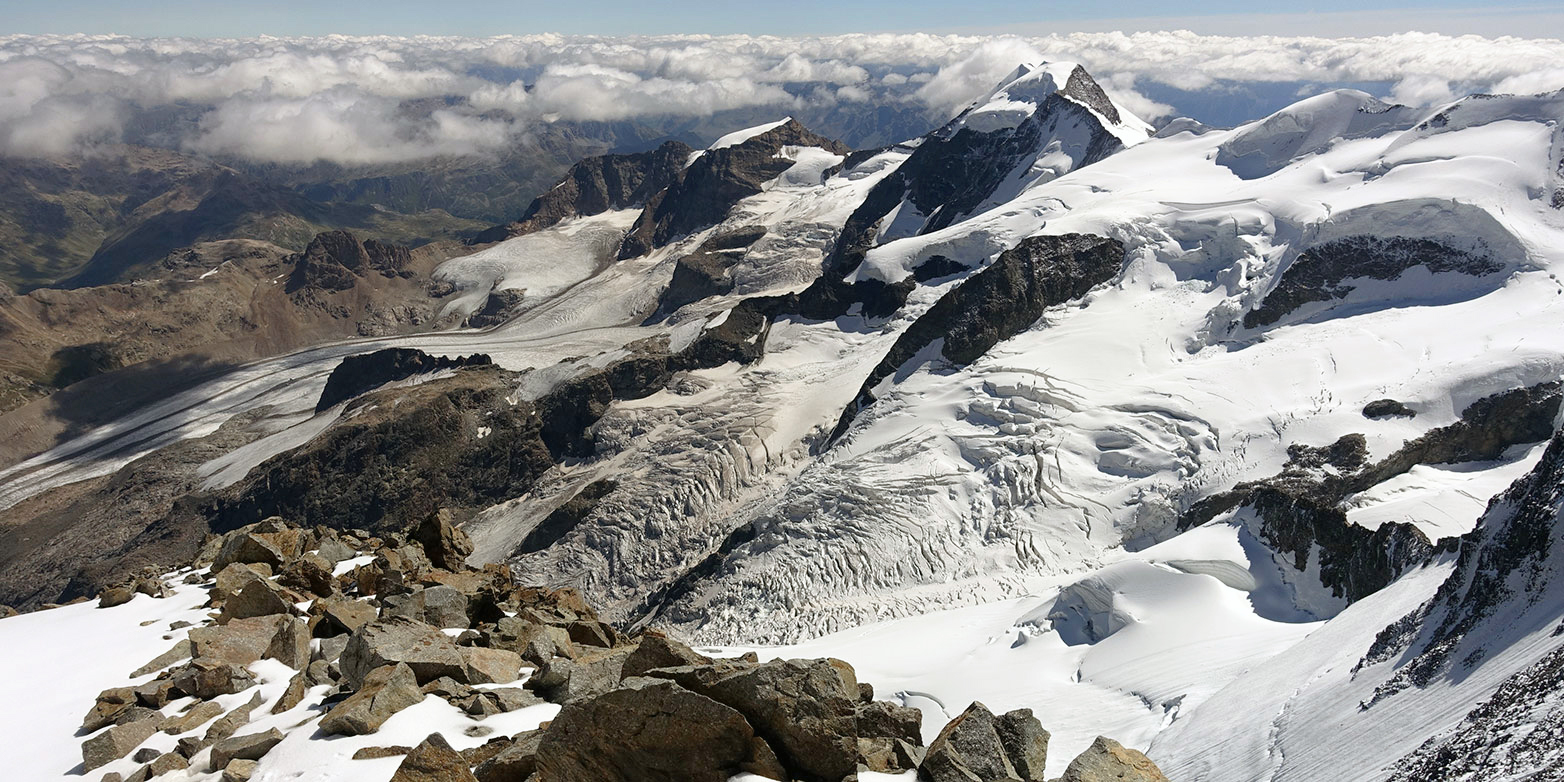 Vergr?sserte Ansicht: Heute sind nur noch die hohen Alpengipfel und ihr Umfeld - im Bild der Piz Palü im Oberengadin (rechts der Bildmitte) - vergletschert. (Bild: Peter Rüegg)