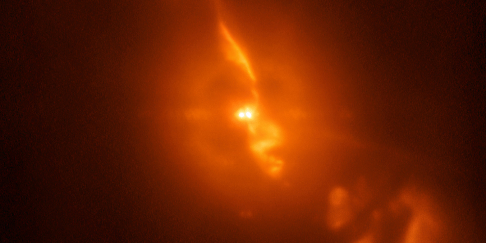 Das Doppelsternsystem R Aquarii in der Aquarius-Konstellation. (Bild: ESO / ETH Zürich, Institut für Teilchen- und Astrophysik)