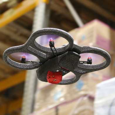 Verity-Drohne in einem Warenhaus