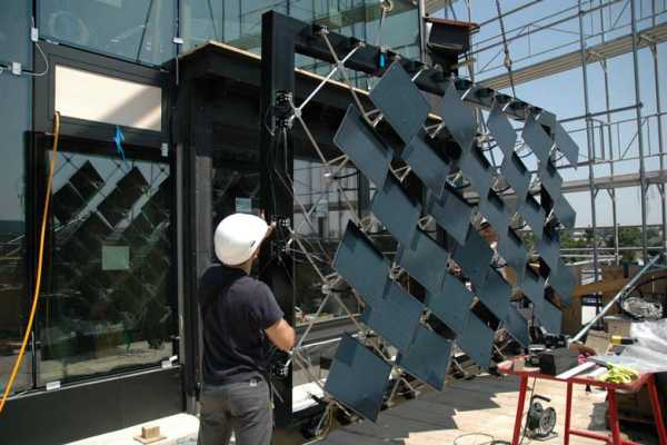 Die Installation der adaptiven Solarfassade