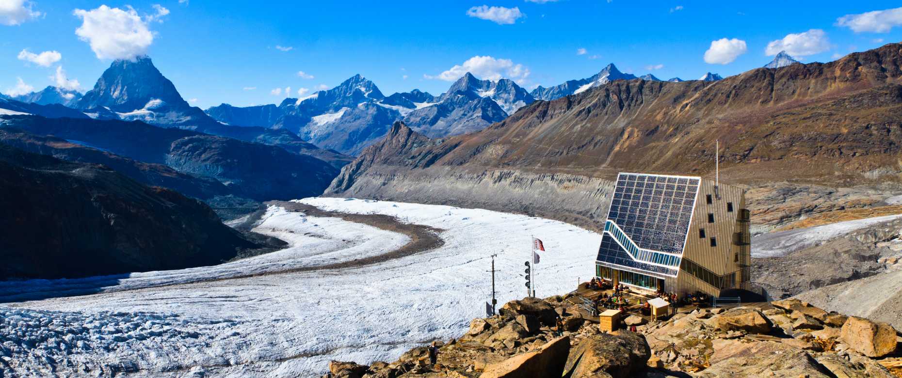 Monte Rosa Hütte mit Gletscher