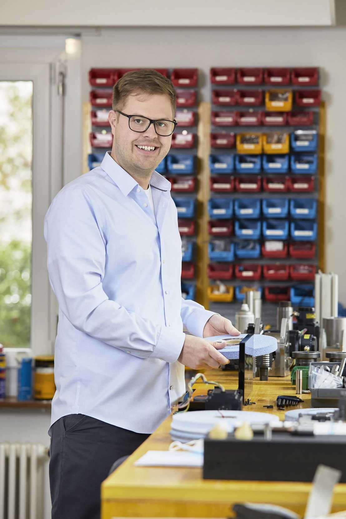 Florian Hänni in der Werkstatt